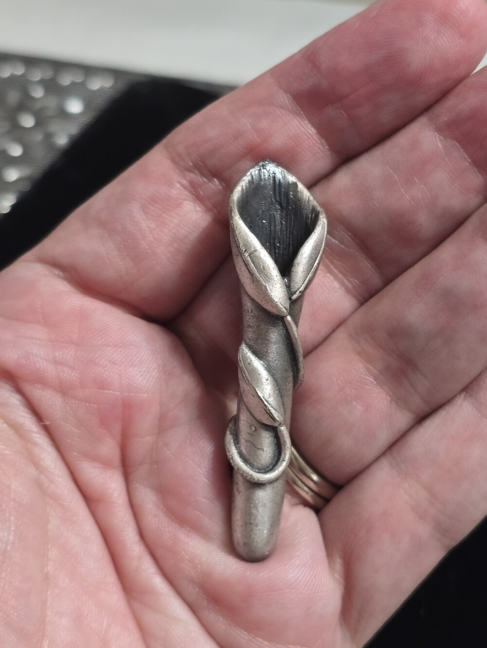 Vintage Pewter Tussie Mussie Calla Lilly Lapel Brooch Pin